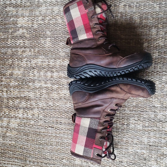 UGG waterproof boots - Picture 13 of 16